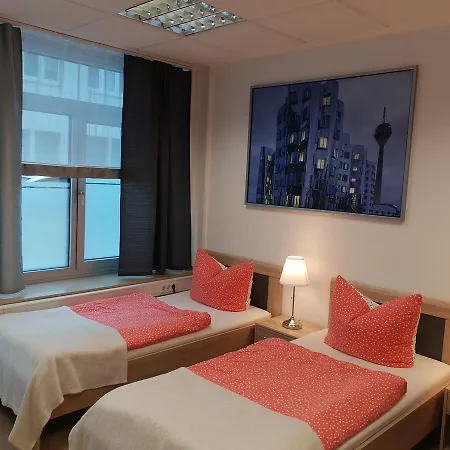Studio Leopoldstreet * Düsseldorf